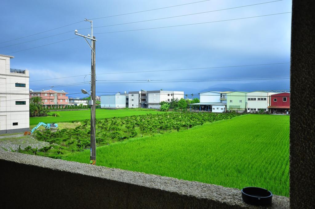 Happy Orange Homestay Yilan Exterior photo